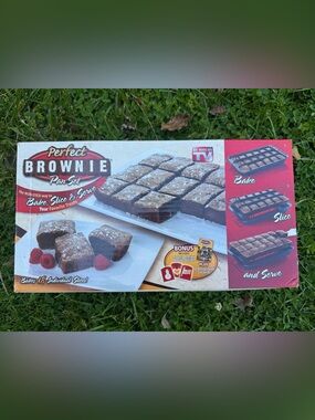 Perfect Brownie Pan Set Never Used